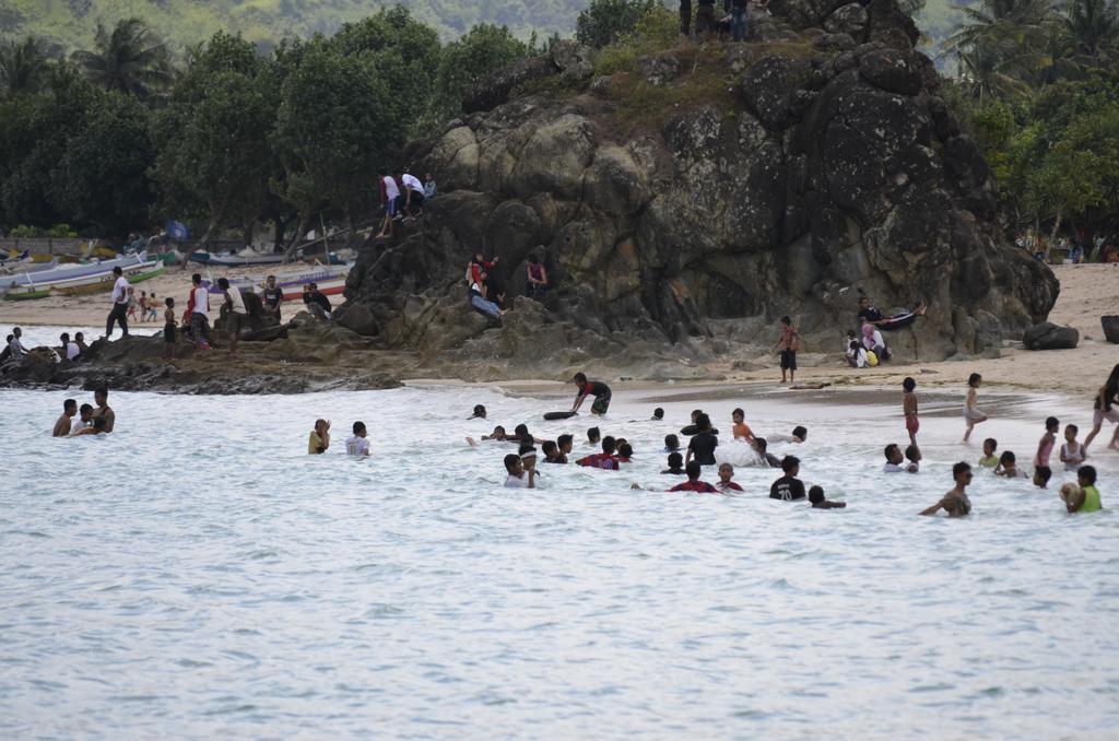 Villa Yukie Senggigi Montongbuwoh Buitenkant foto
