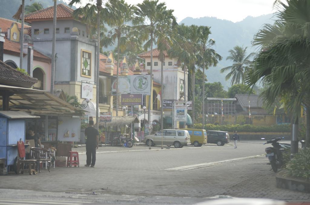 Villa Yukie Senggigi Montongbuwoh Buitenkant foto