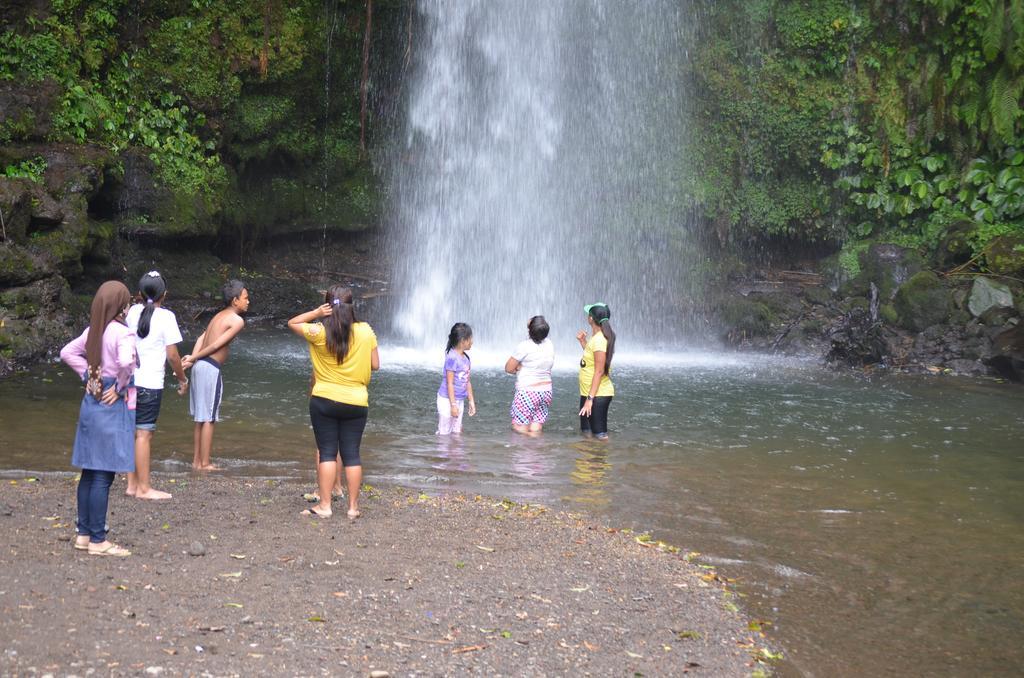 Villa Yukie Senggigi Montongbuwoh Buitenkant foto