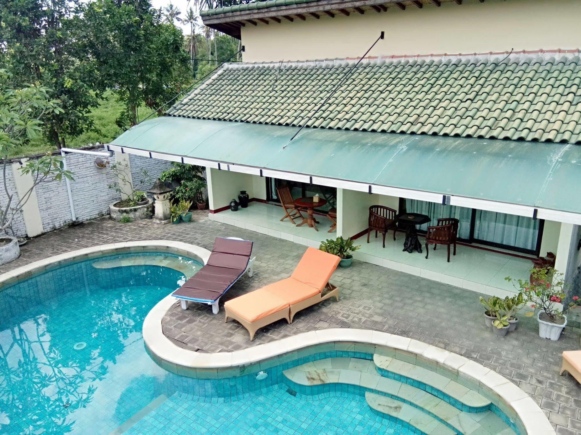 Villa Yukie Senggigi Montongbuwoh Buitenkant foto