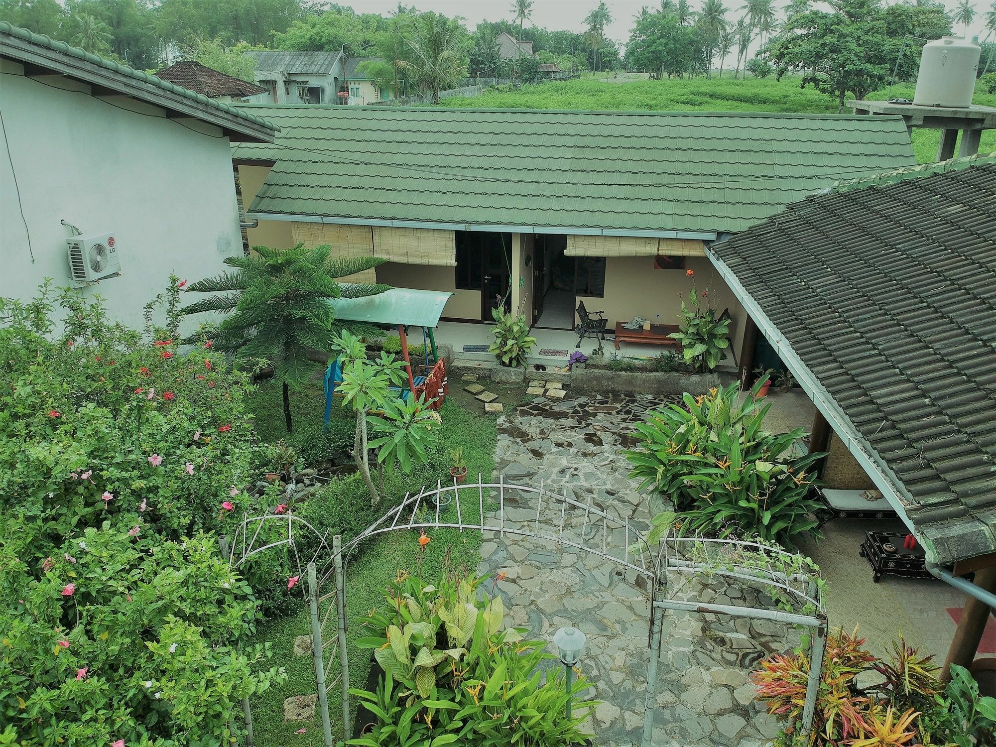 Villa Yukie Senggigi Montongbuwoh Buitenkant foto
