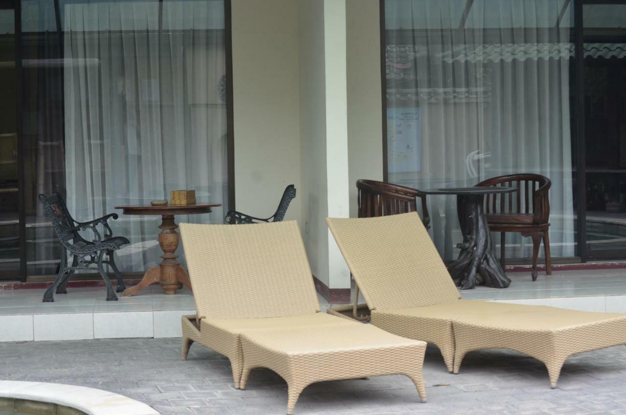 Villa Yukie Senggigi Montongbuwoh Buitenkant foto