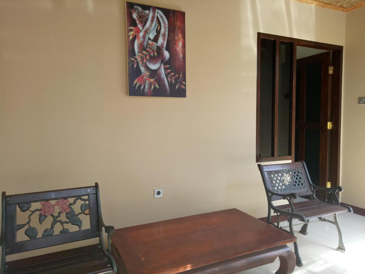 Villa Yukie Senggigi Montongbuwoh Buitenkant foto